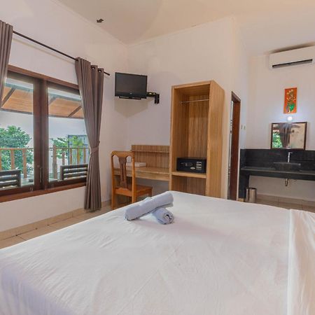 Transit Inn Senggigi Mangsit Exterior foto