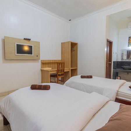 Transit Inn Senggigi Mangsit Exterior foto
