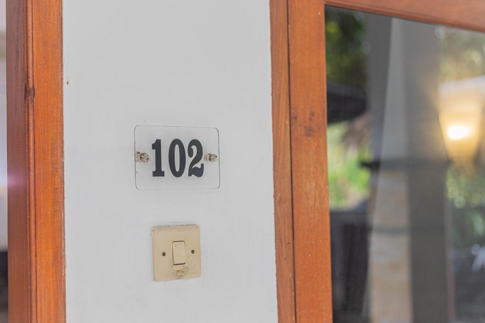 Transit Inn Senggigi Mangsit Exterior foto
