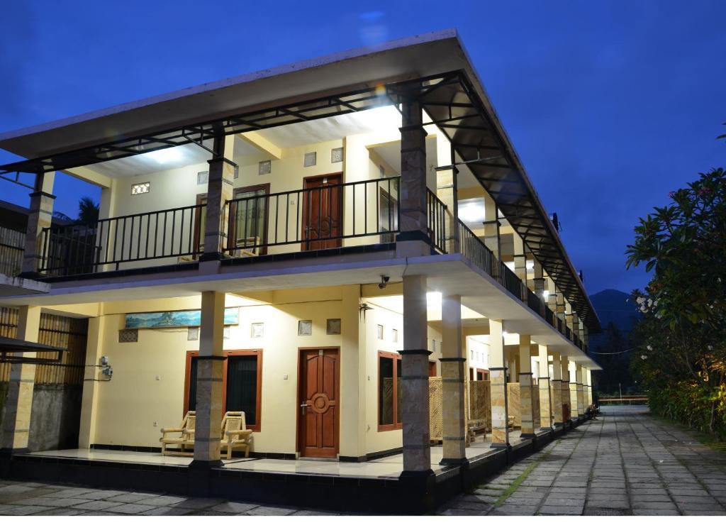 Transit Inn Senggigi Mangsit Exterior foto